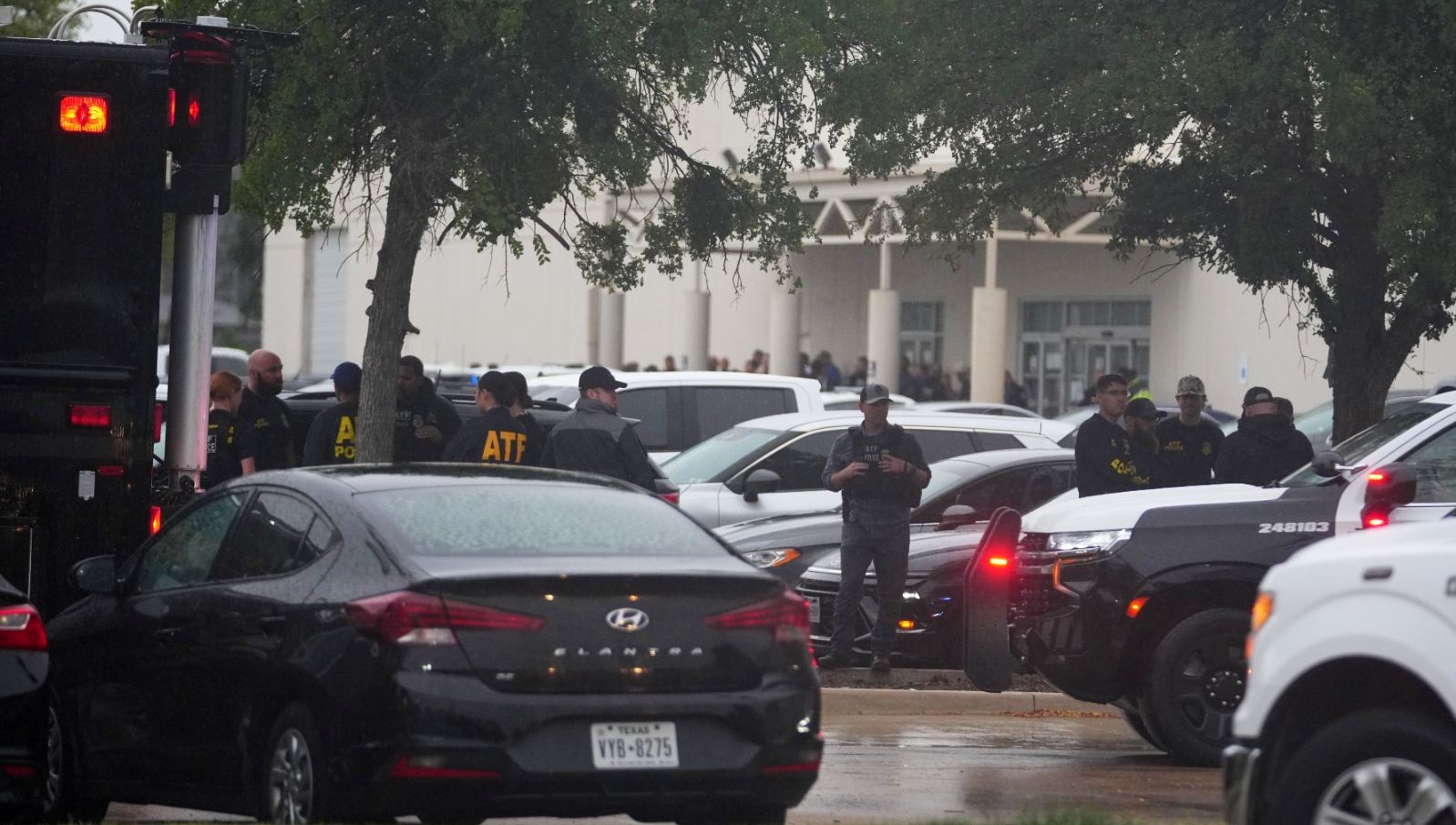 abdde gocmenlik burosuna saldiri 1 olu 2 yarali GDQZyQ8w