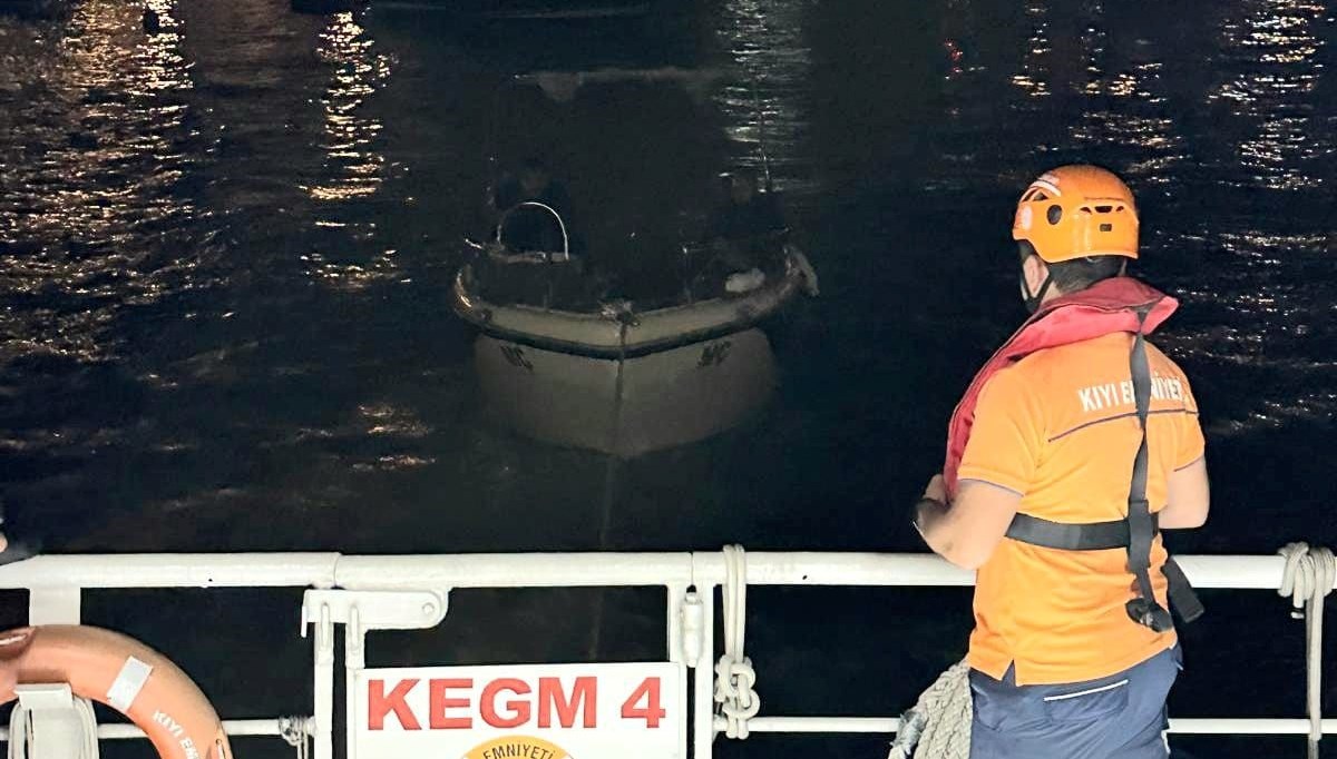 istanbul bogazinda tekne arizasi B53xI51n