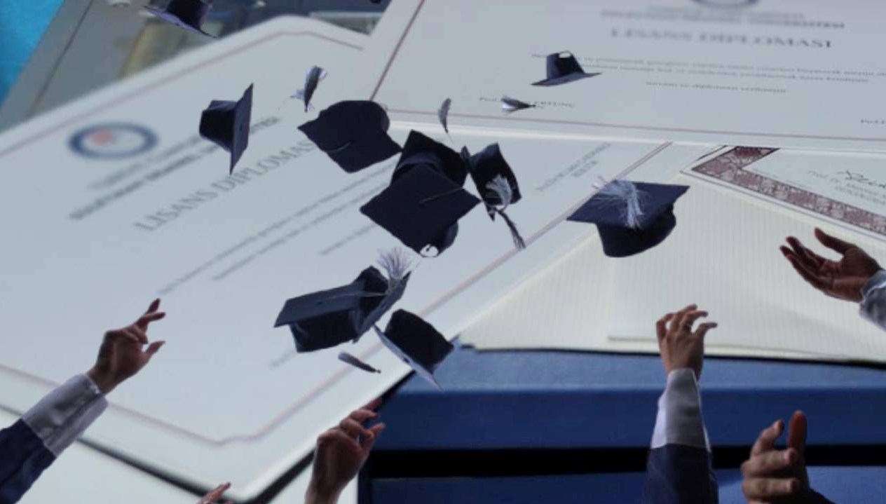 sahte diploma sorusturmasinda durusma tarihi belli oldu padisah torunu avukatlar psikologlar sistemi nasil kurdular D4UCQqEq