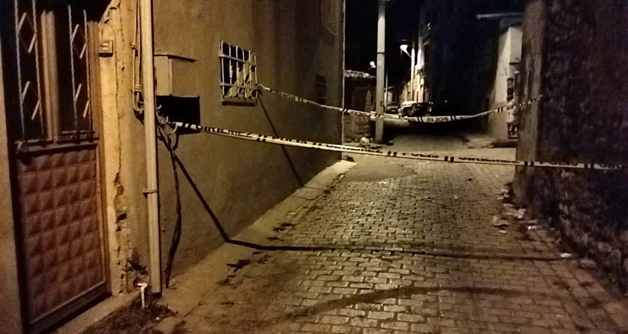 sokakta karsilastigi amcasini bicakladi pKUfYKG1