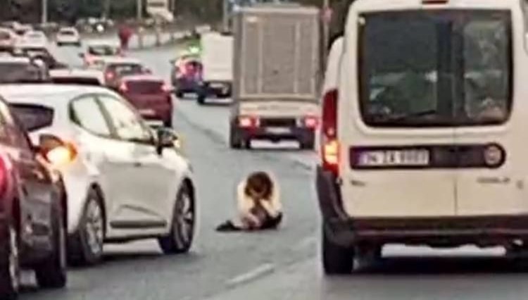 trafikte korku dolu anlar szIZm9wb