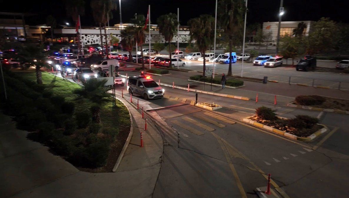 adanada baygaralar operasyonu 106 supheli gozaltina alindi 8zft8cju.jpg