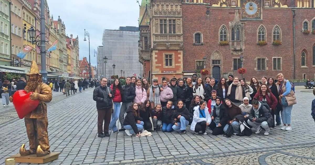 niluferli kiz cocuklarindan uluslararasi esitlik ve dayanisma bulusmasi mC7zgH5X.webp