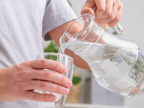 “Günde 3 litre su şart” efsanesi çöktü! İşte aşırı su tüketiminin gizli riski
